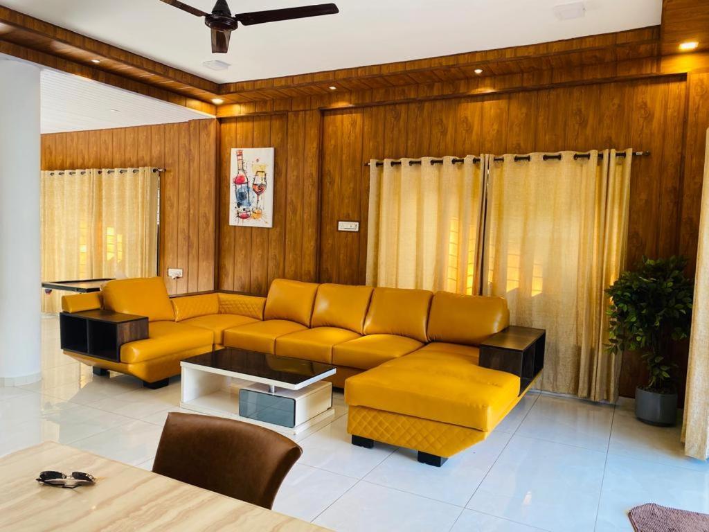 Aqua Villa Luxury Home Stay ロナバラ エクステリア 写真