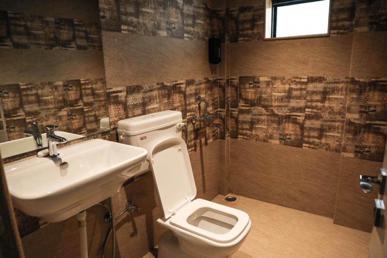 Aqua Villa Luxury Home Stay ロナバラ エクステリア 写真