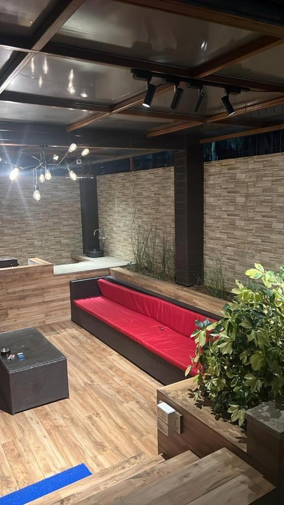 Aqua Villa Luxury Home Stay ロナバラ エクステリア 写真